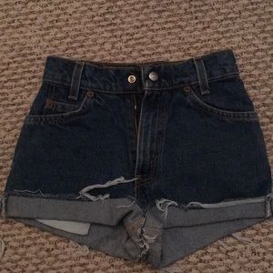 High waist Levi 550 shorts🌸